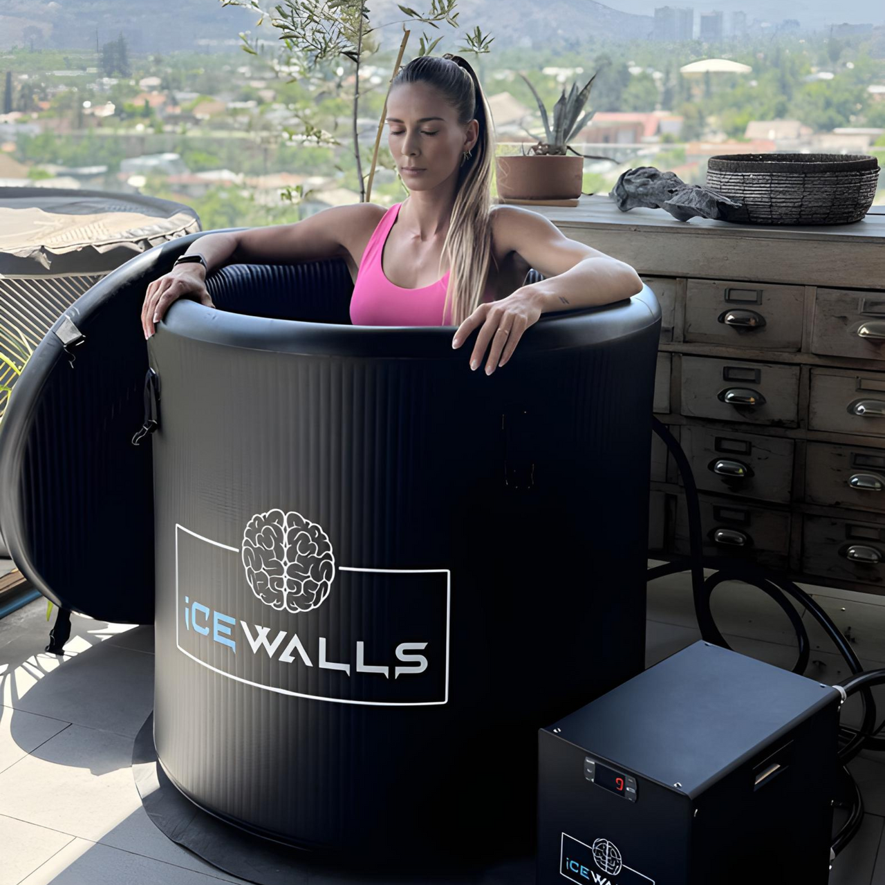 Después de un sauna, date un refrescante baño en el plunge tub, donde el agua fría te revitaliza y mejora tu circulación.

