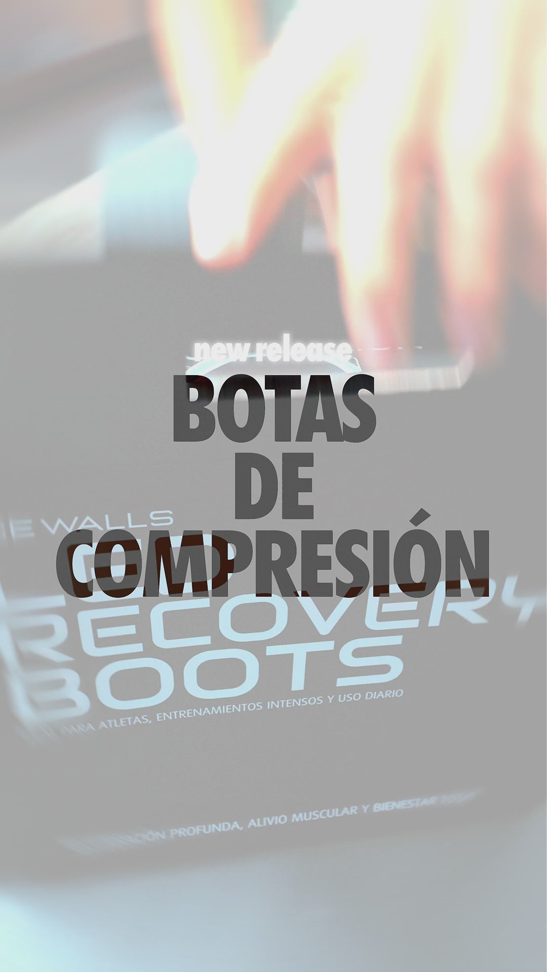Demostración de uso de las botas de compresión infrarrojas Ice Walls, mostrando presoterapia e infrarrojo en acción